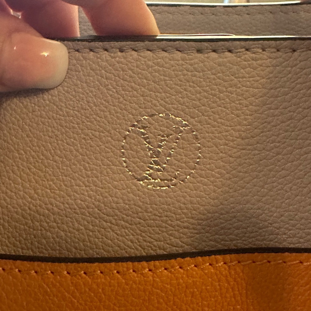 On My Side Louis Vuitton Handbag